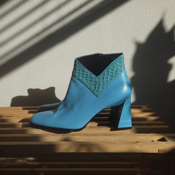 Vintage Shoes - MILAGROS GREEN LEATHER ANKLE BOOTS SIZE 8½